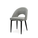 Silla DORIS, en gris claro, vista en perspectiva