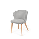Silla TANYA, en gris, vista en perspectiva