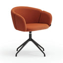 Silla ADD con reposabrazos y pie giratorio negro, en polipiel terracota, vista en tres cuartos – Teulat