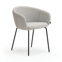 Silla ADD con reposabrazos y patas negras, en gris claro, vista en tres cuartos – Teulat