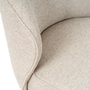 Butaca HAVANA, en beige, detalle del tapizado y de la estructura