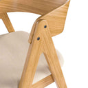 Silla RINA, en roble y beige, detalle del acabado