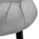 Silla MILA, en gris claro, detalle del acabado