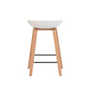 Taburete bajo RUTH con patas de madera