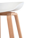 Taburete bajo RUTH con patas de madera