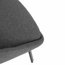 Silla AMELIE, en gris oscuro, detalle del acabado