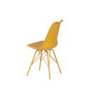 Silla KENDRA, en mostaza, vista trasera en perspectiva