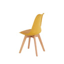 Silla KARINA, en mostaza, vista trasera en perspectiva