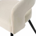 Silla KORA, en beige, detalle del acabado