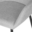 Silla ISABELLA de patas negras, en gris claro, detalle del acabado