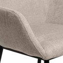 Silla ISABELLA de patas negras, en beige, detalle del acabado