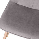 Silla ILIANA, en gris claro, detalle del acabado