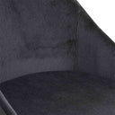 Silla MACIE, en gris oscuro, detalle del acabado