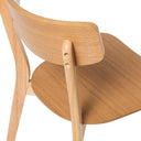 Silla ALAIA, en roble, detalle del acabado