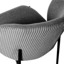 Silla FAINA, en gris oscuro, detalle del acabado
