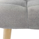 Silla MINNIE, en gris claro, detalle del acabado