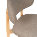 Silla WANDA, en taupe, detalle del acabado