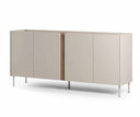 Aparador LUCILE de 180 cm con 4 puertas, en crema y roble, visto desde el lado derecho