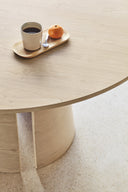 Mesa de comedor redonda CEP de 137 o 157 cm para 6 a 8 personas, en natural – Teulat