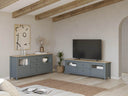 Mueble TV MUSGO de 180 cm con 2 puertas de cristal y 2 cajones, en verde kaki, en un salón