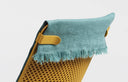 Sillón Net Lounge en mostaza, detalle del respaldo con toalla – Nardi