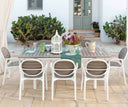 Silla Palma, en blanco y tortora, en un ambiente de exterior, vista 3 – Nardi