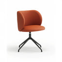 Silla tapizada MOGI con pie giratorio negro, en polipiel terracota, vista en tres cuartos – Teulat