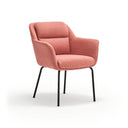 Silla SADIRA con brazos, en coral, vista en tres cuartos – Teulat