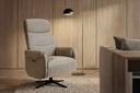Sillón relax eléctrico TAMIKO giratorio con cabezal regulable, en taupe, en un salón